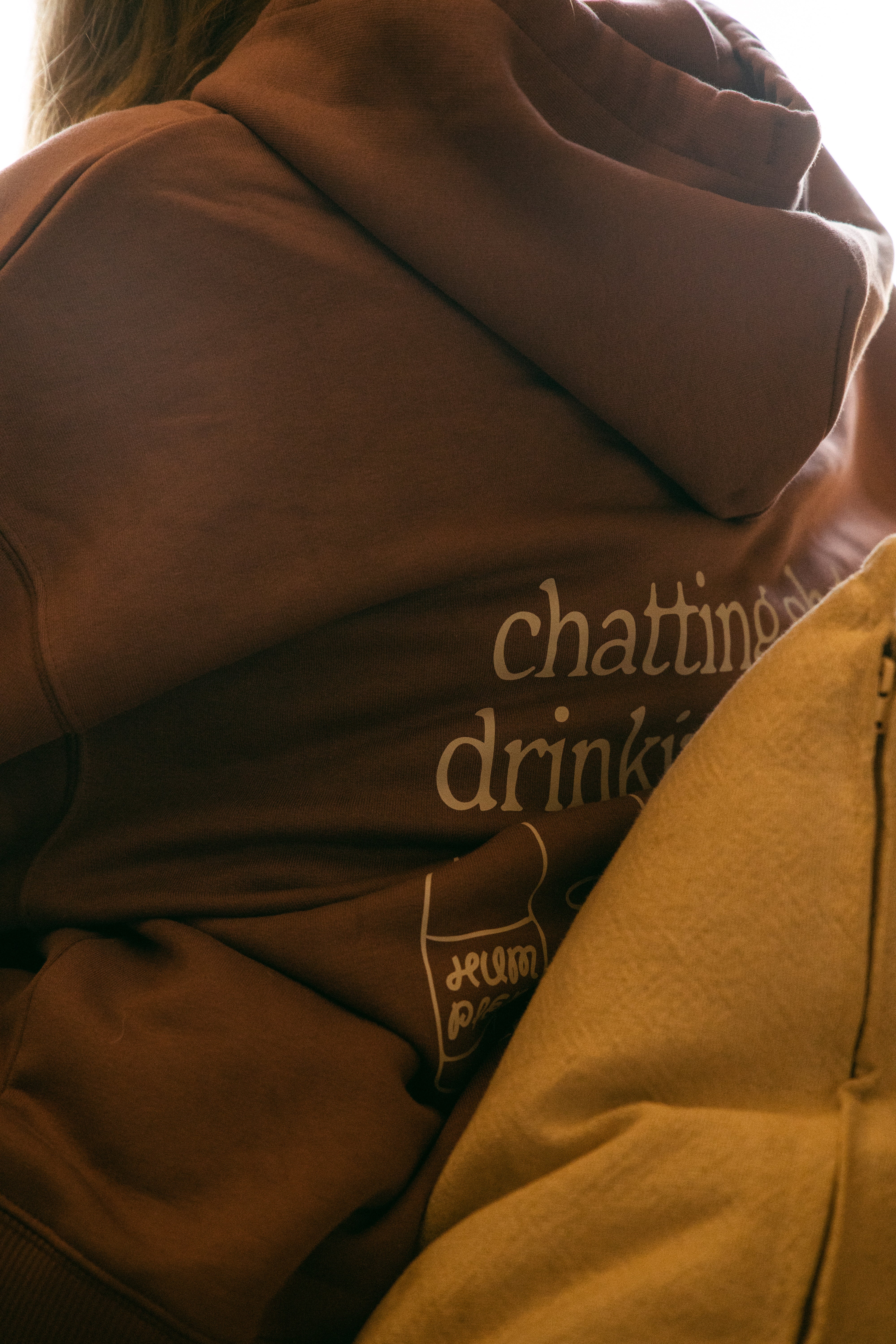 Sudadera con capucha Chatting granate claro